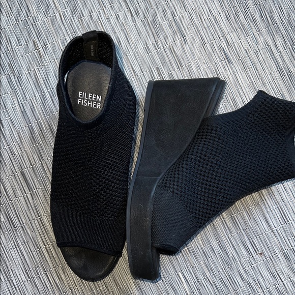 Eileen Fisher Black Wedge Sandals - Picture 4 of 6